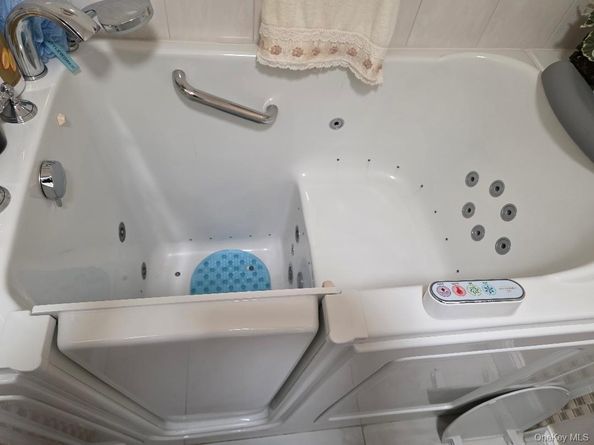 504 Gotham Court N, Saint James NY 11780