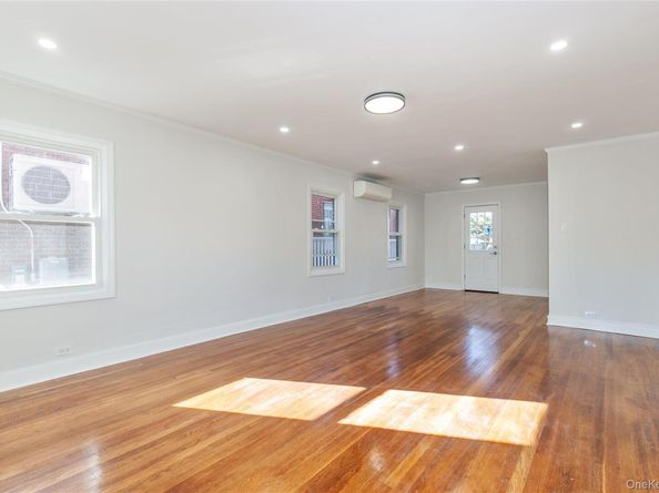 251-05 51st Avenue, Little Neck NY 11362