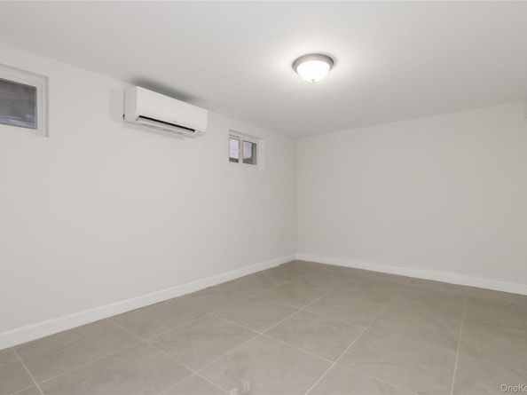 251-05 51st Avenue, Little Neck NY 11362