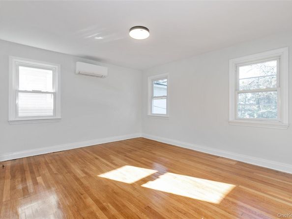 251-05 51st Avenue, Little Neck NY 11362