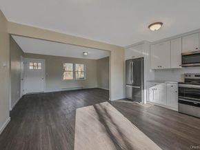 4 Park Lane, Middle Island NY 11953