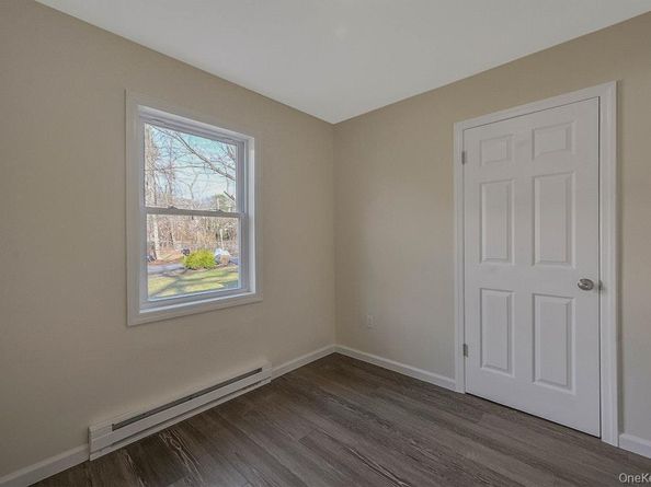 4 Park Lane, Middle Island NY 11953