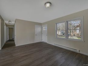 4 Park Lane, Middle Island NY 11953