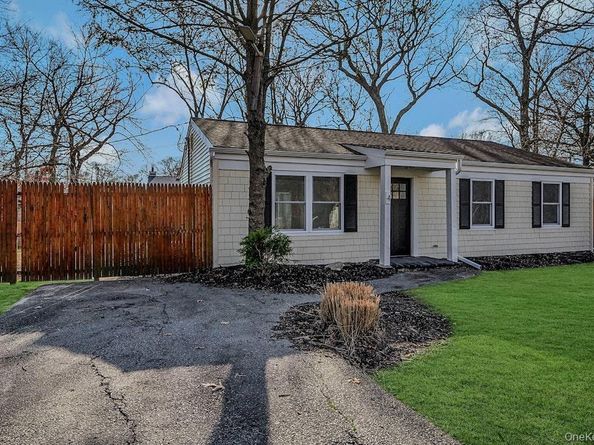 4 Park Lane, Middle Island NY 11953