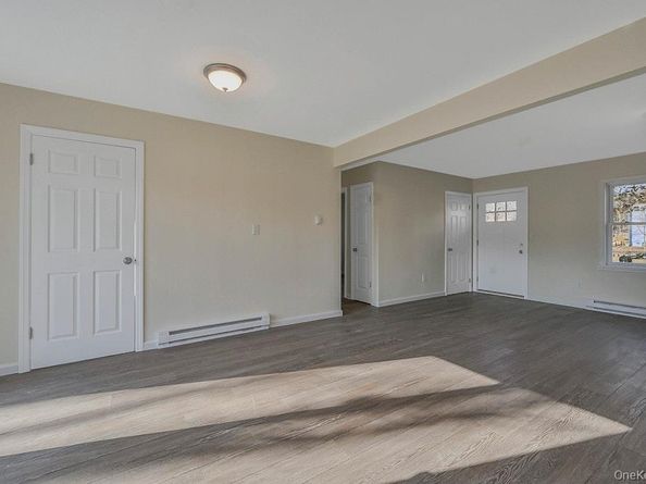 4 Park Lane, Middle Island NY 11953