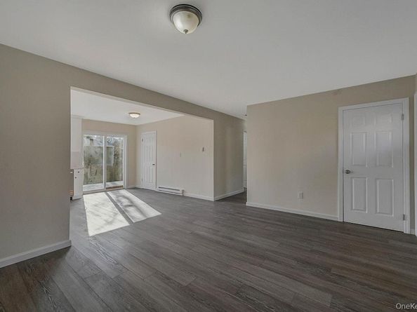 4 Park Lane, Middle Island NY 11953