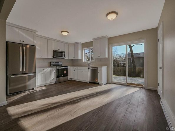 4 Park Lane, Middle Island NY 11953