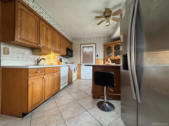 15 Scherer Street, Bethpage NY 11714