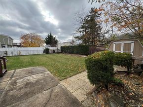 15 Scherer Street, Bethpage NY 11714