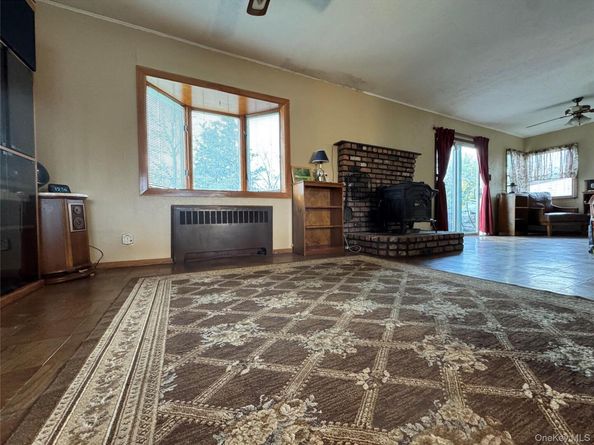 15 Scherer Street, Bethpage NY 11714