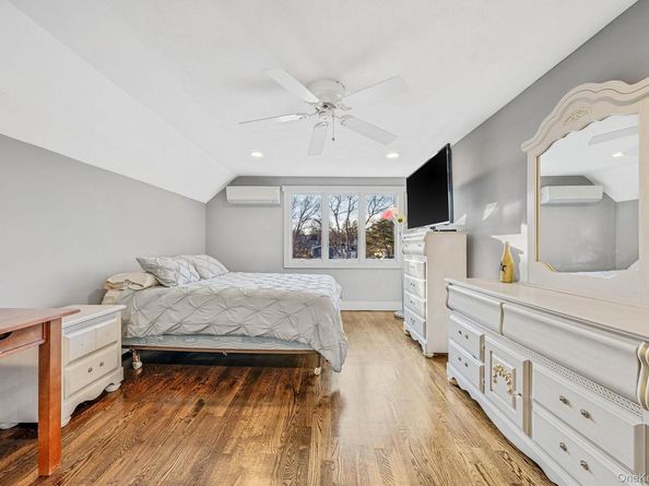 11 Chivalry Lane, Nesconset NY 11767