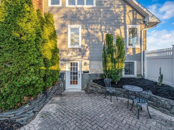 11 Chivalry Lane, Nesconset NY 11767