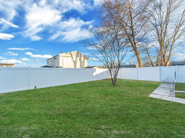 3 Bellrose Avenue, Centereach NY 11720