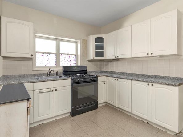 164-12 76th Avenue, Fresh Meadows NY 11366