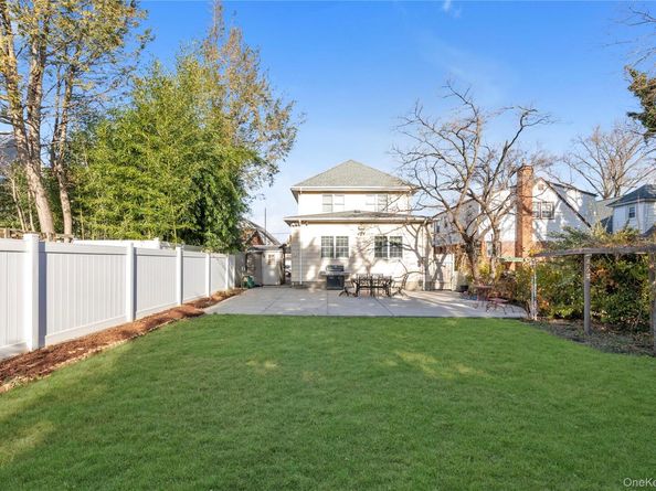 164-12 76th Avenue, Fresh Meadows NY 11366