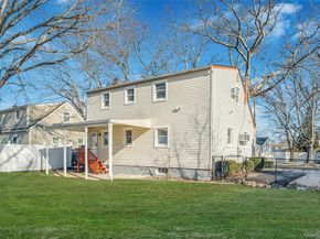 266 W 16th Street, Deer Park NY 11729