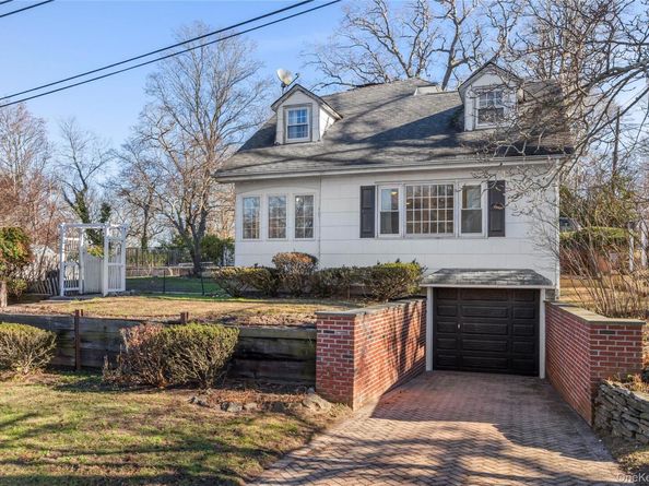 1 Tarn Road, Rocky Point NY 11778