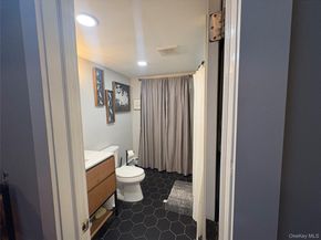 40 Alton Road, Babylon NY 11702