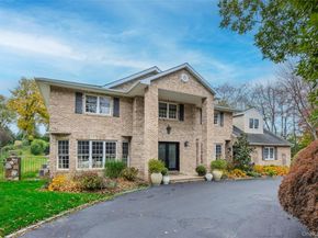 37 Peppermill Lane, Dix Hills NY 11746