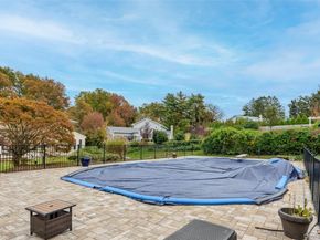 37 Peppermill Lane, Dix Hills NY 11746