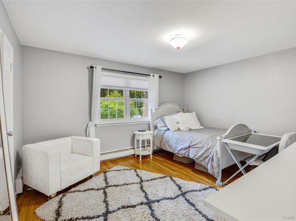 37 Peppermill Lane, Dix Hills NY 11746