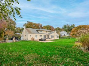 37 Peppermill Lane, Dix Hills NY 11746