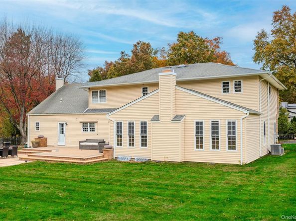 37 Peppermill Lane, Dix Hills NY 11746