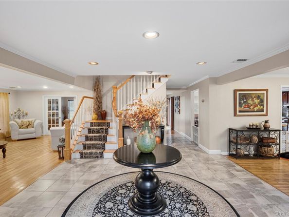 37 Peppermill Lane, Dix Hills NY 11746