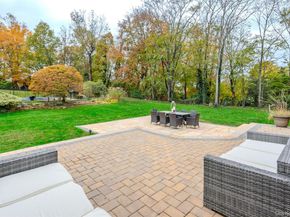 37 Peppermill Lane, Dix Hills NY 11746