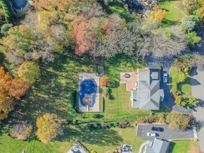 37 Peppermill Lane, Dix Hills NY 11746