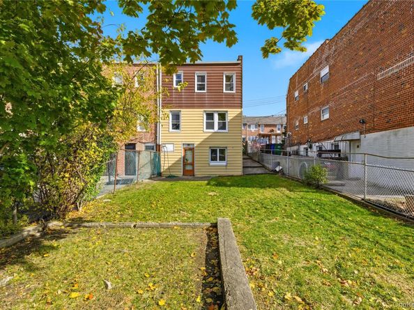 61-24 65th Street, Middle Village NY 11379