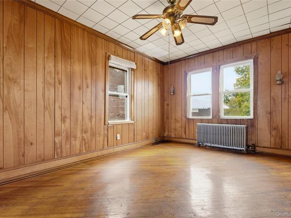 61-24 65th Street, Middle Village NY 11379