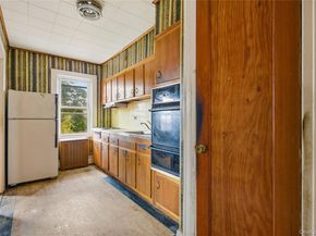 61-24 65th Street, Middle Village NY 11379