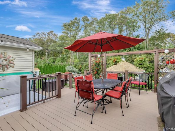 74 Lauren Avenue, Dix Hills NY 11746