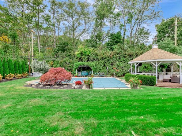 74 Lauren Avenue, Dix Hills NY 11746