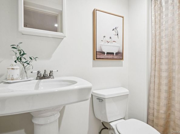 8 Storyland Lane, East Setauket NY 11733