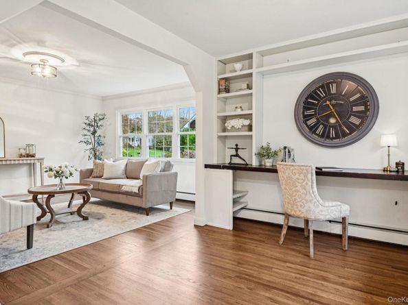 8 Storyland Lane, East Setauket NY 11733