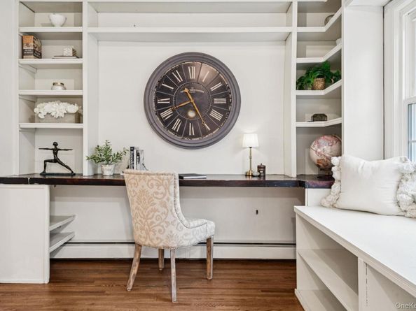 8 Storyland Lane, East Setauket NY 11733