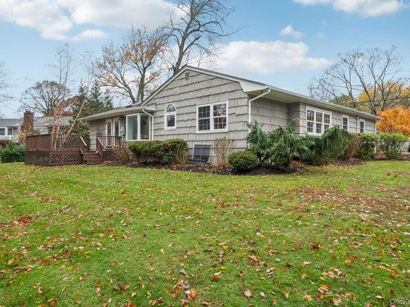 8 Storyland Lane, East Setauket NY 11733