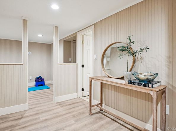 8 Storyland Lane, East Setauket NY 11733