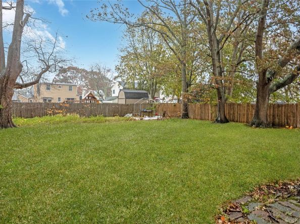 1137 Namdac Avenue, Bay Shore NY 11706