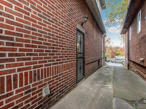 1813 Willow Lane, Bronx NY 10461