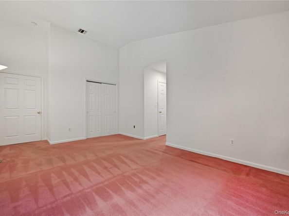 12 Merrimack Road, Hauppauge NY 11787