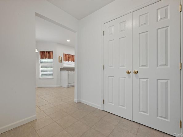 12 Merrimack Road, Hauppauge NY 11787