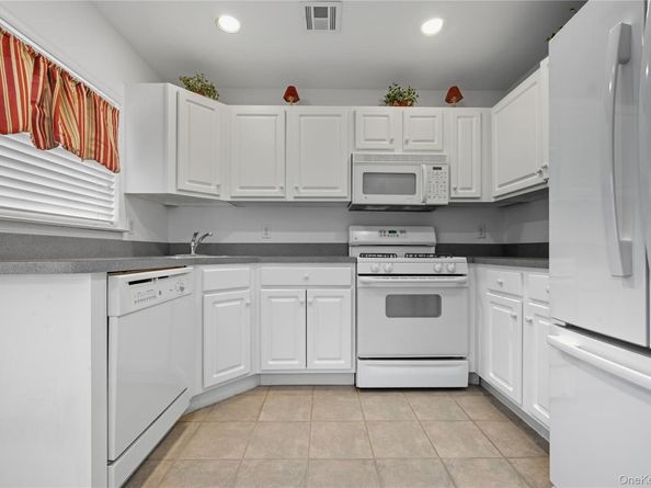 12 Merrimack Road, Hauppauge NY 11787