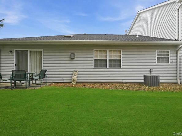 12 Merrimack Road, Hauppauge NY 11787