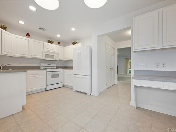 12 Merrimack Road, Hauppauge NY 11787