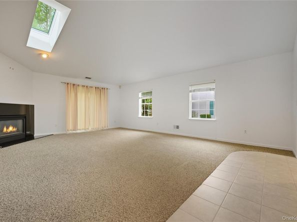 12 Merrimack Road, Hauppauge NY 11787