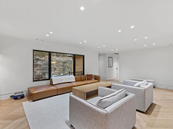 1824 Morningview Drive, Yorktown Heights NY 10598