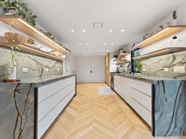 1824 Morningview Drive, Yorktown Heights NY 10598